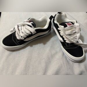 Vans Knu Skool Size 6.5